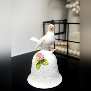 Towle Beautiful Bell With A Bird And Flowers, Fine Bone China, 4.5”, Rare